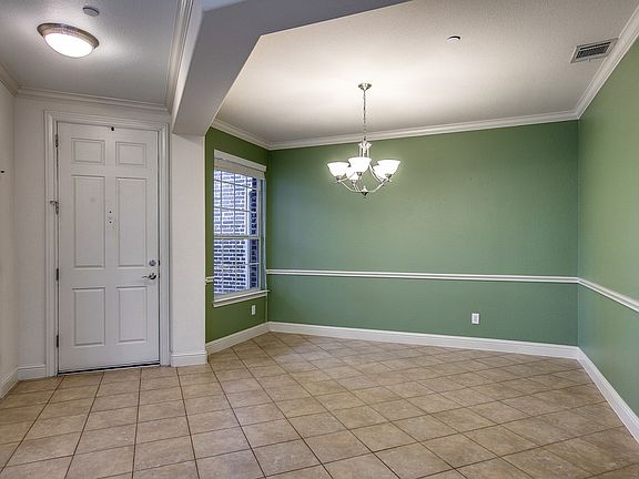 5th image of 220 Milan St