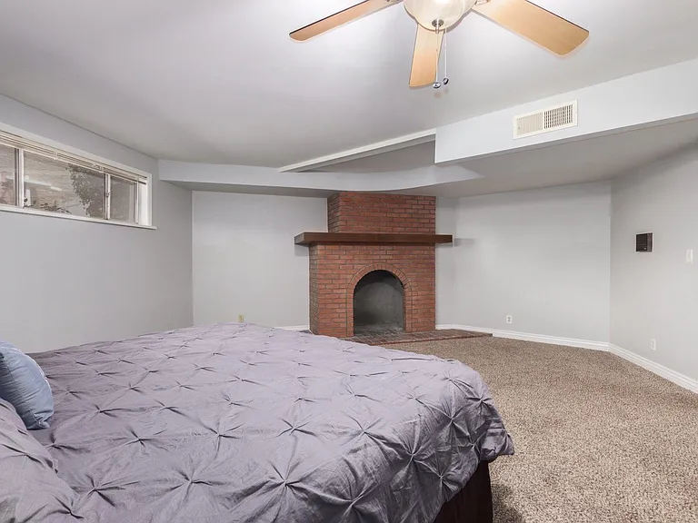 1701 N Barkley — Photo 22