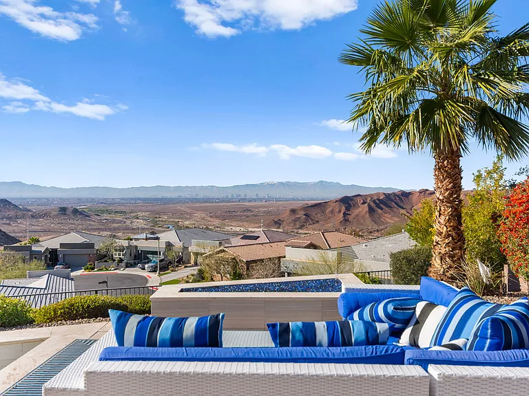 55 Vista Outlook St — Photo 52