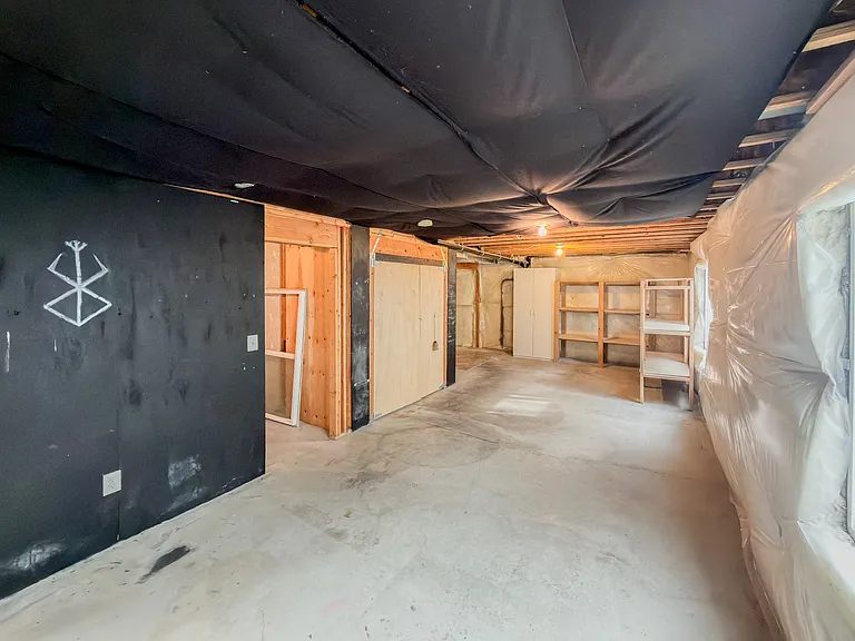 169 N 570th St E — Photo 15