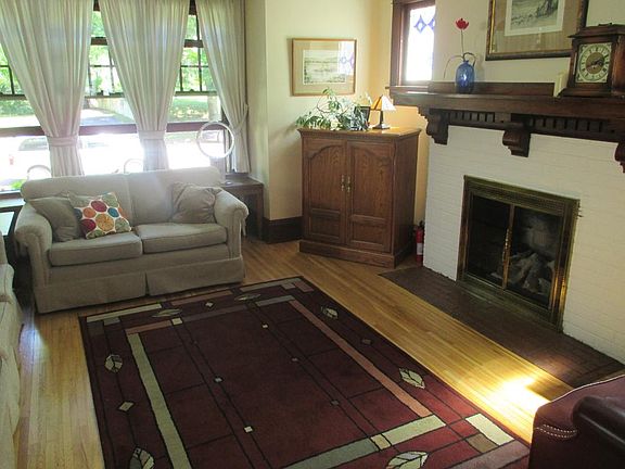 3rd image of 1782 Princeton Ave
