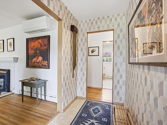 5th image of 615 10th Ave S
