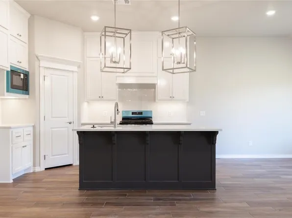 12337 SW 32nd St, Yukon, OK 73099