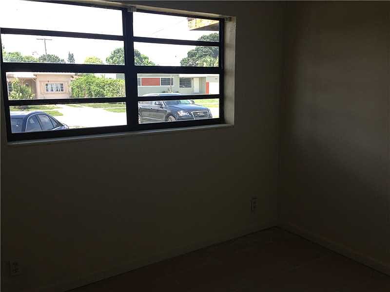 2nd image of 960 Alabama Ave