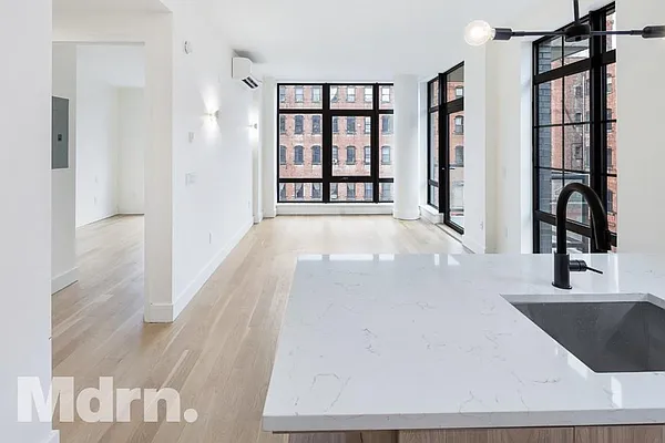 Rented by Mdrn Residential | media 31