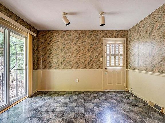 5th image of 306 Highfield Rd