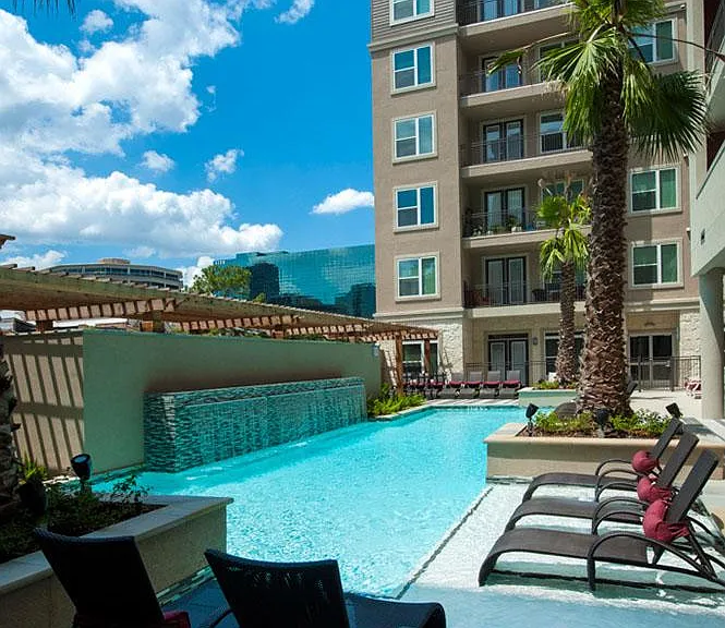 Sparkling Pool is open all year round!