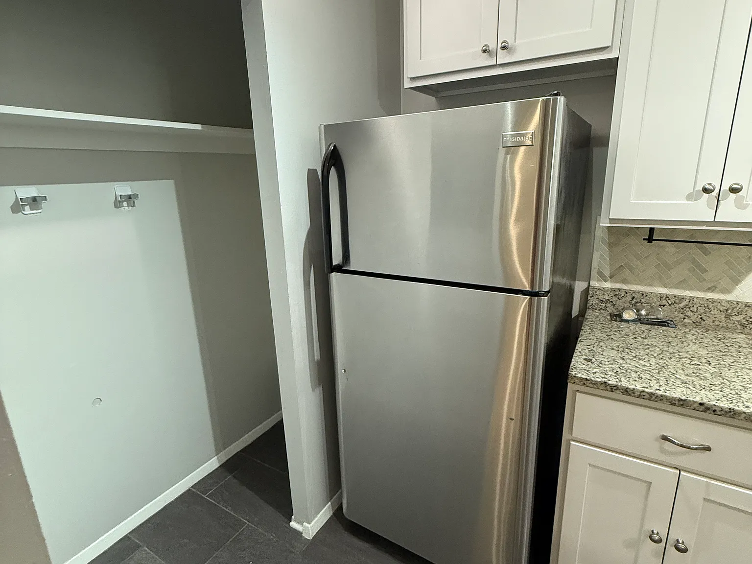 2 bed, 995 sqft, $2,100 — Photo 4