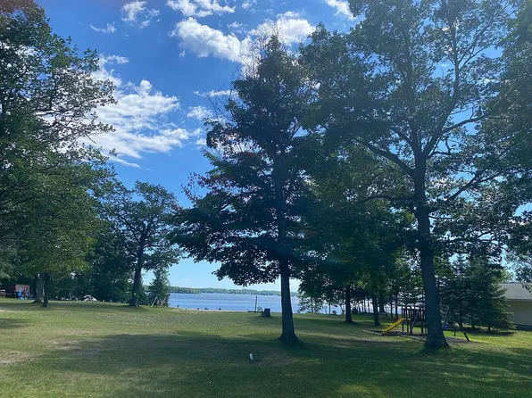 8468 Paradise Trl, Carp Lake, MI 49718