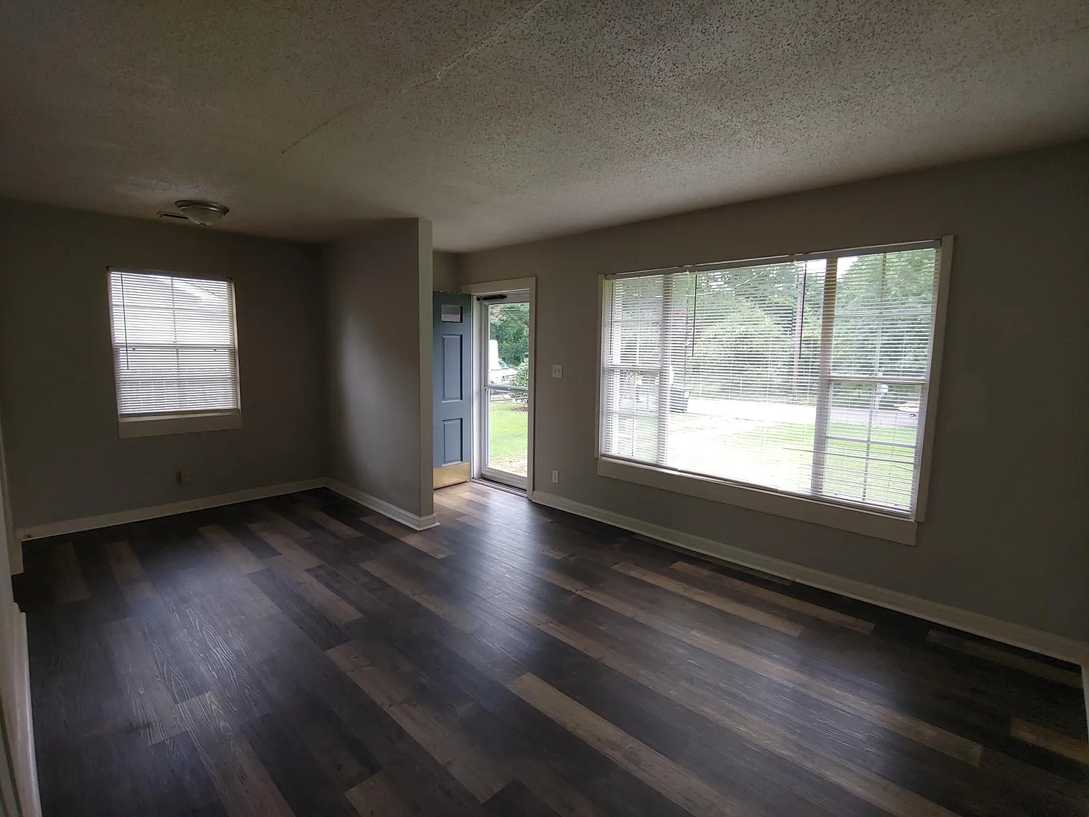 2 bed, 784 sqft, $1,100 — Photo 3