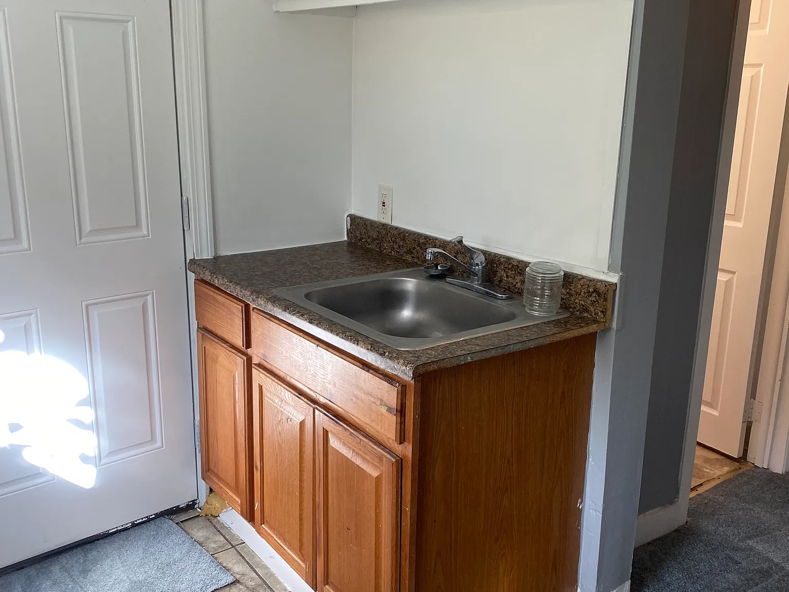 2 bed, 670 sqft, $1,100 — Photo 3