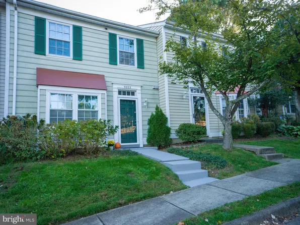 9923 Blake Ln, Oakton, VA 22124