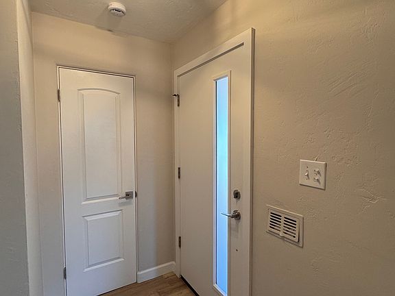 Entry way with coat closet