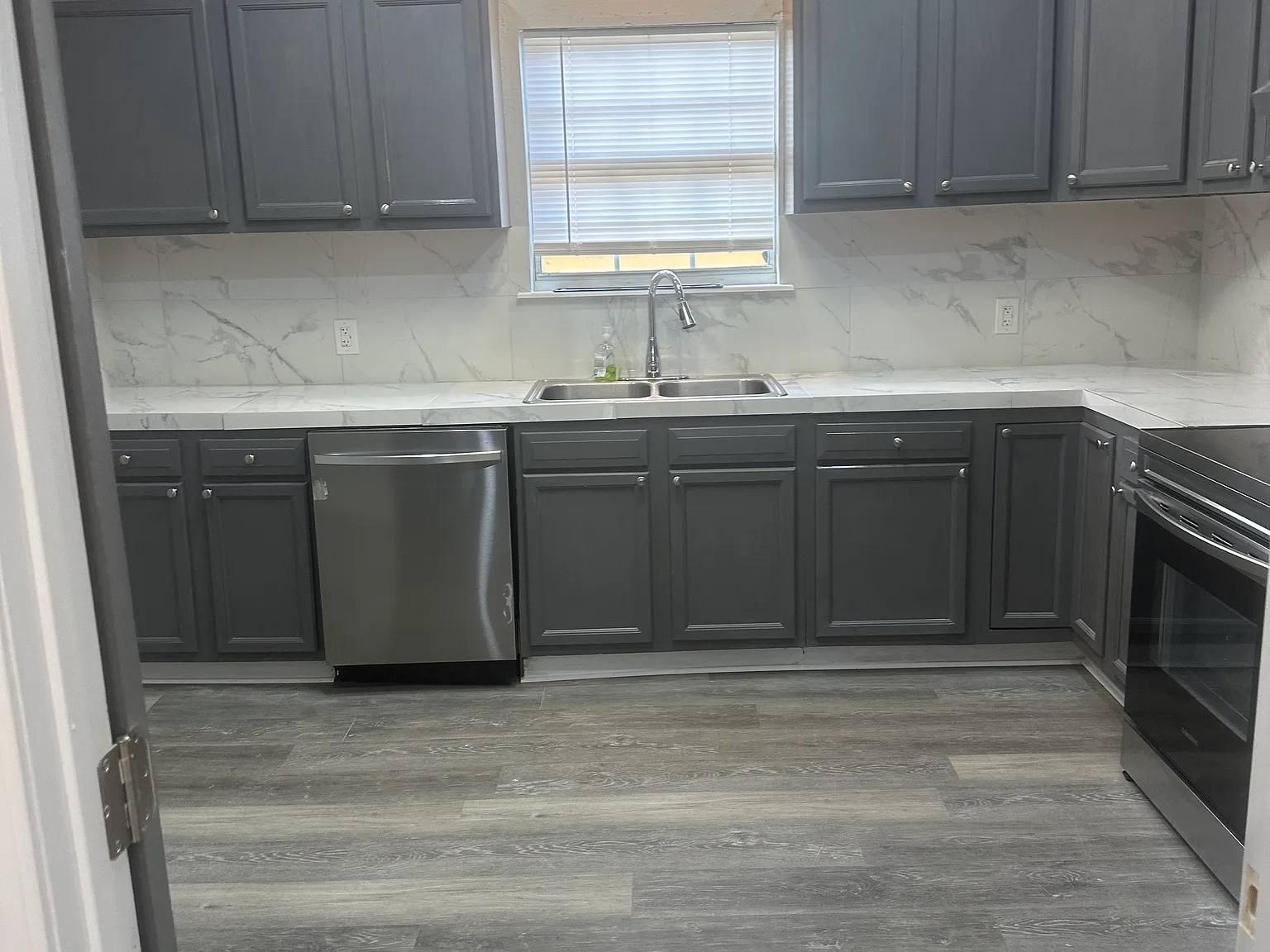 3 bed, $2,400 — Photo 2