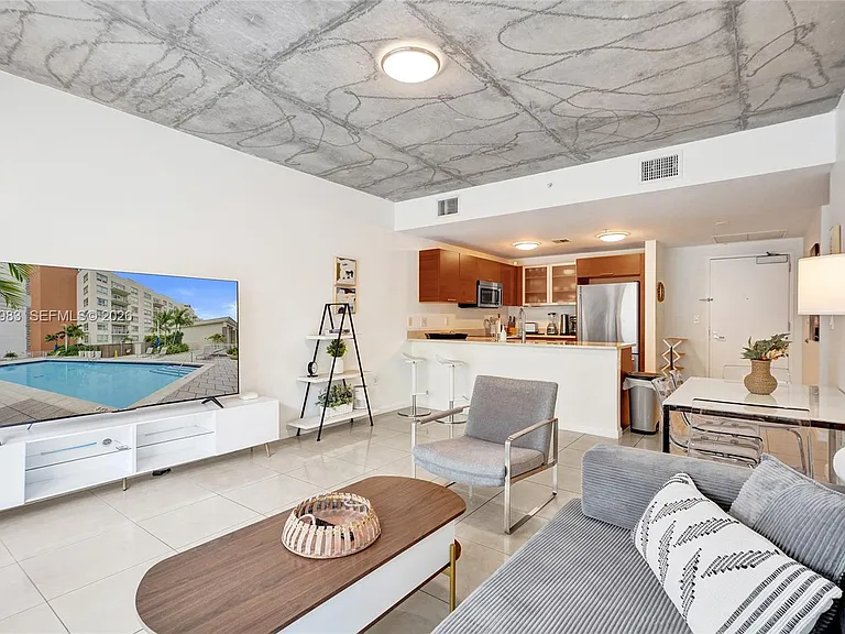3250 NE 1st Ave #511 — Photo 5