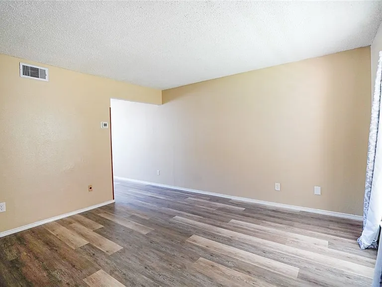 6702 Everhart Rd E #102 — Photo 3