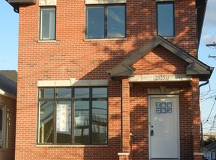 2525 S Hillock Ave, Chicago, IL