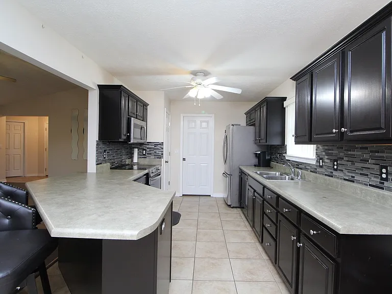 4150 Oak Pointe Dr — Photo 4