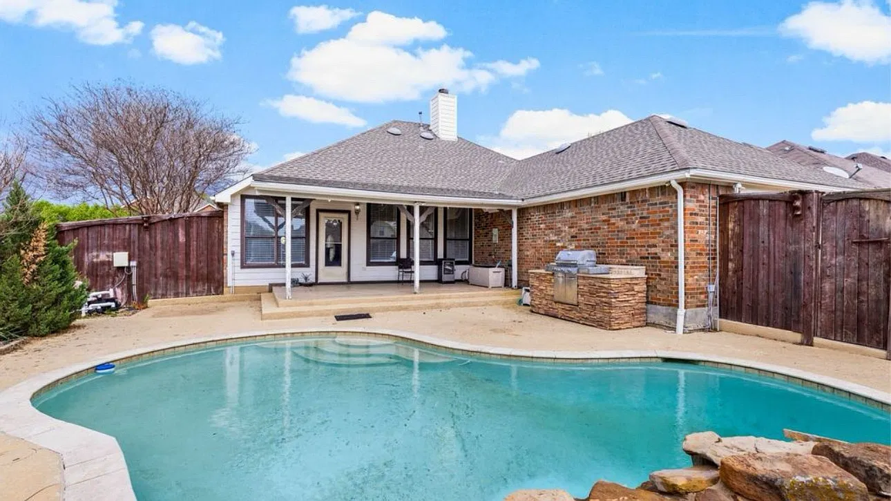 4 bed, 1946 sqft, $800 — Photo 2