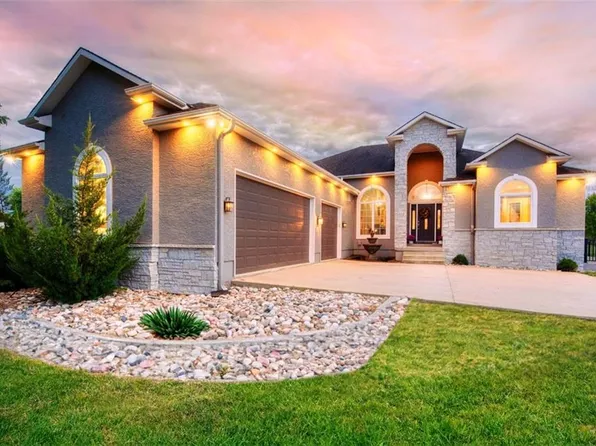 35811 E R D Mize Rd, Oak Grove, MO 64075
