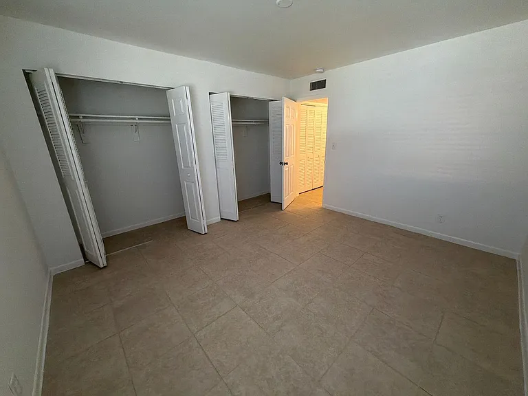 515 S Sequoia Dr — Photo 37