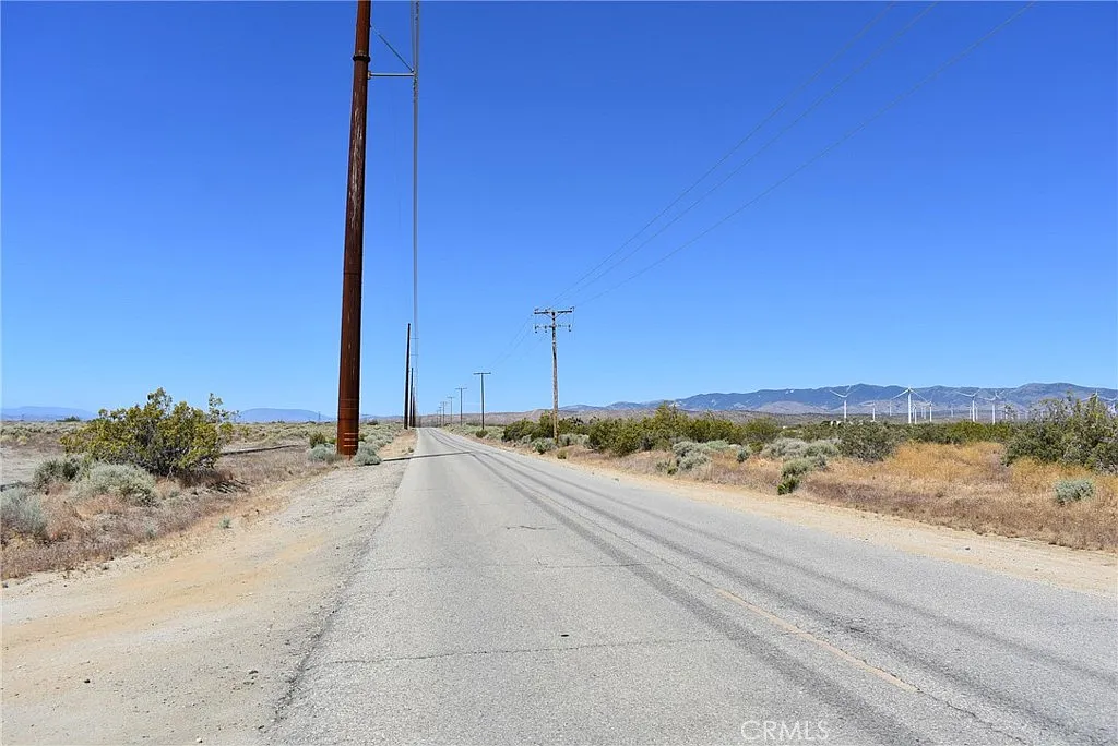 15000 W Rosamond Blvd photo 1