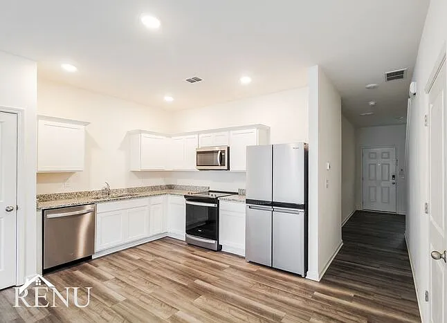 3 bed, 2.5 bath, 1386 sqft, $2,045 — Photo 4