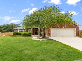 102 Westhaven St, Floresville, TX 78114