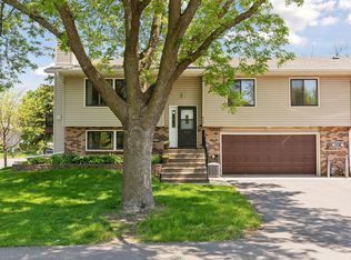 930 94th Ave NE, Blaine, MN 55434