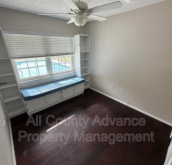 3232 Oakwood Pl — Photo 12