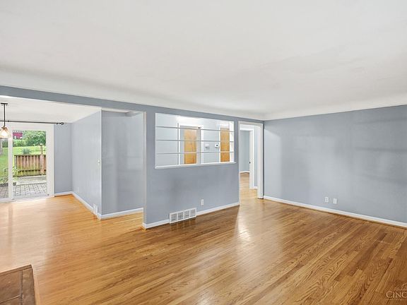 4th image of 1037 Markley Rd