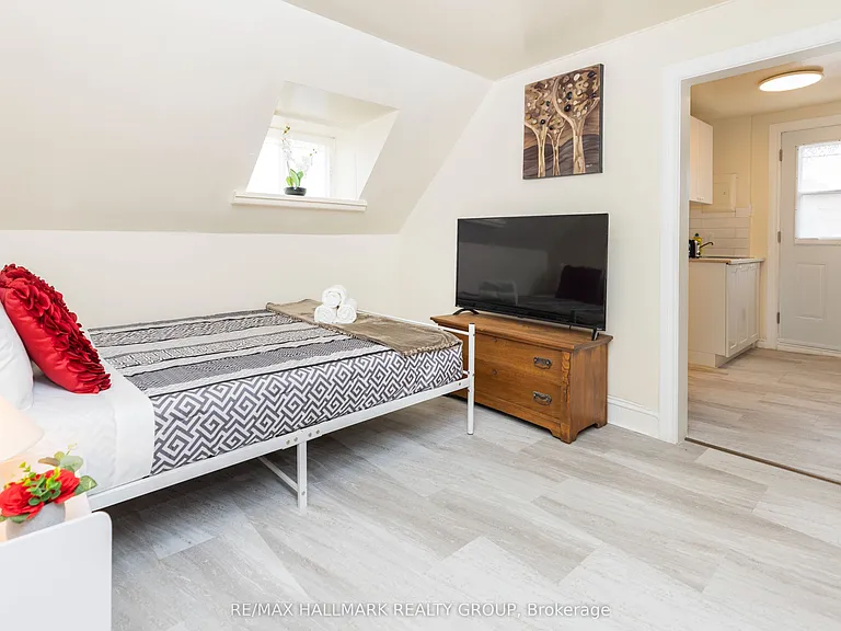 456 Bronson Ave #2 — Photo 2