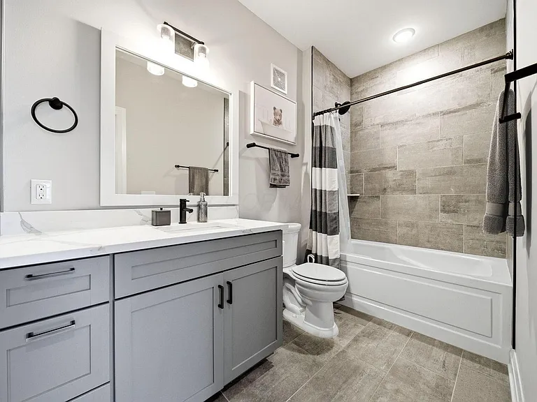 751 N 6th St #205 — Photo 31