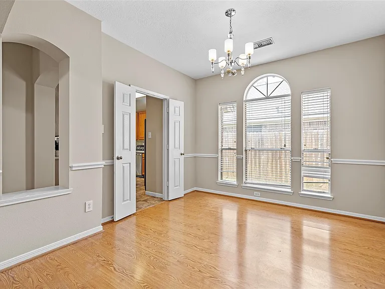 8619 Bridge Park Dr — Photo 7