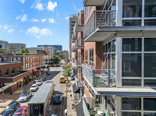 9 N Euclid Ave #303, Saint Louis, MO 63108