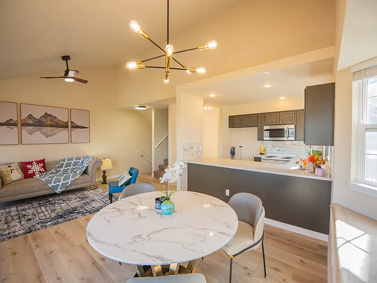 2866 E Eastgate Dr — Photo 14