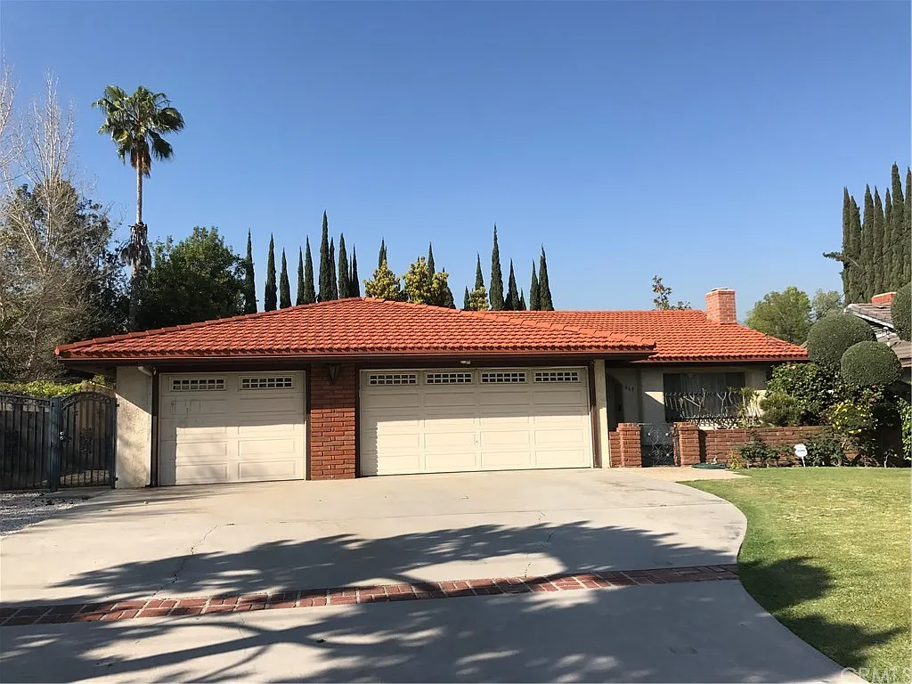 669 W Norman Ave photo 1