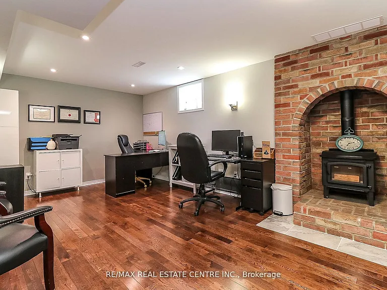 39 Cardinal St — Photo 4