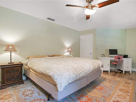 3rd image of 1575 Pinehurst Dr