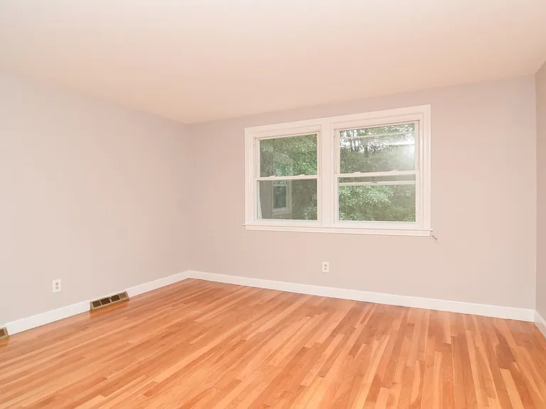 37-49 Arcadia Ave #45 — Photo 26
