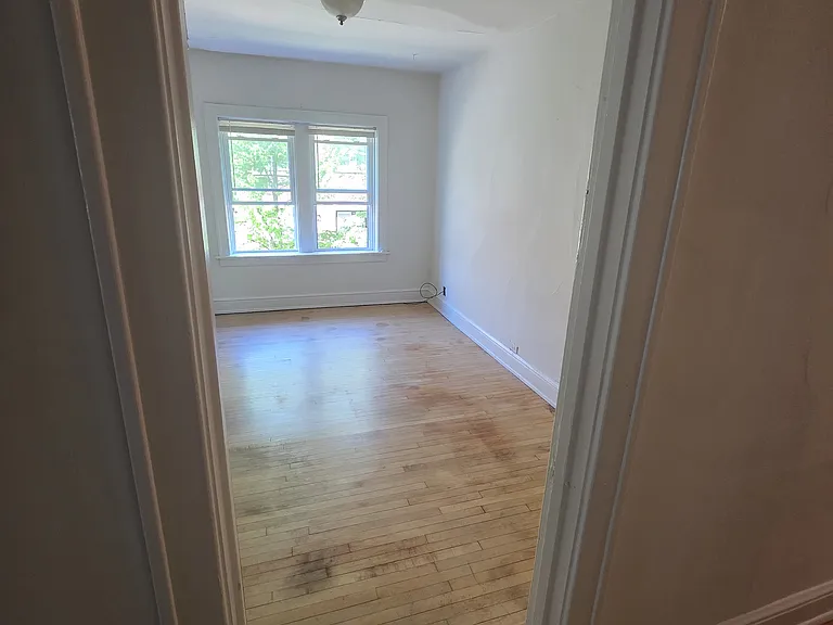 2528 N Maryland Ave #2 — Photo 9