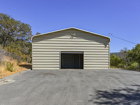 2nd image of 50430 Dovewood Ln