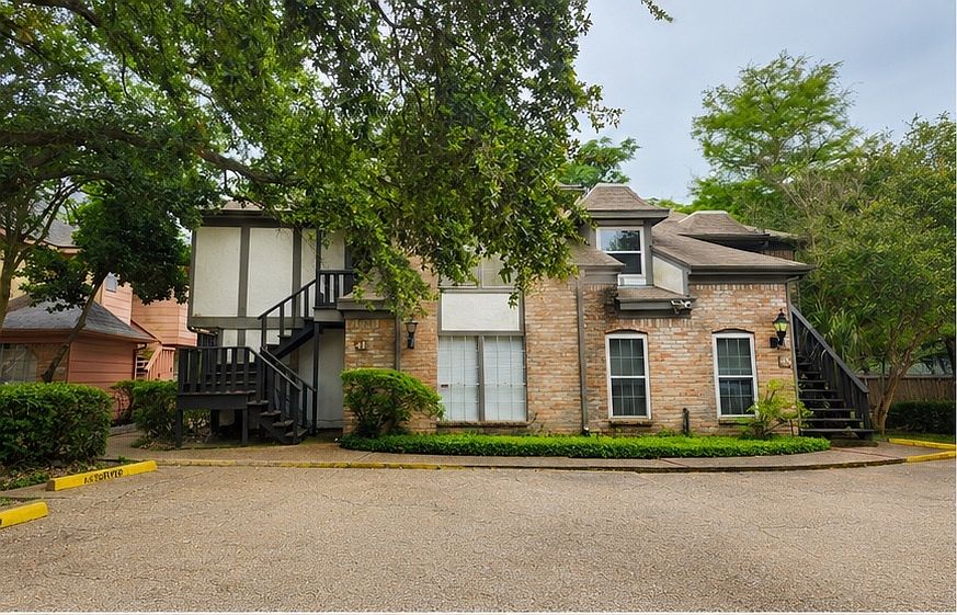 1st image of 12 Heritage Ln #46