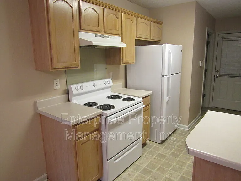 9740 Riggin Dr — Photo 7