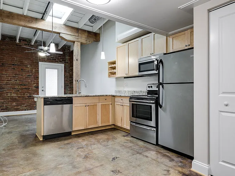 1710 E Franklin St — Photo 21