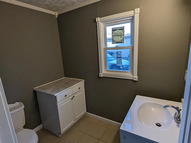 822 Alexander Dr — Photo 8