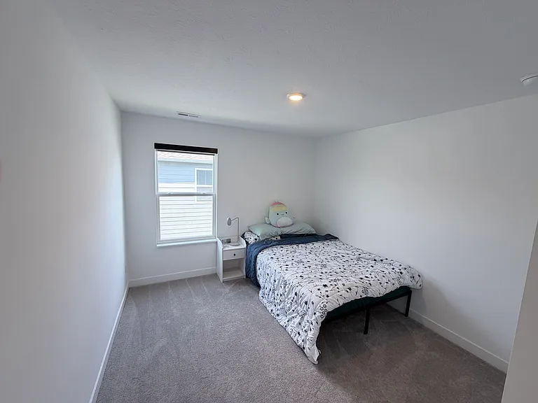 2137 Egbert Rd — Photo 22