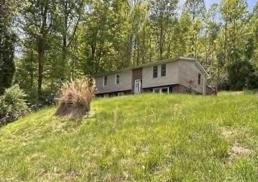 1st image of 203 Roxel Ln