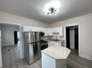124 E Lloyd St, Milwaukee, WI 53212