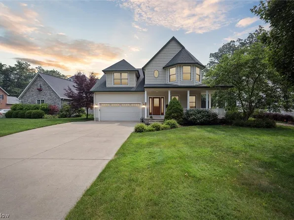 541 Cahoon Rd, Bay Village, OH 44140